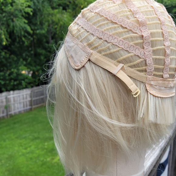 Nayoo bob style cut wig - Picture 9 of 12